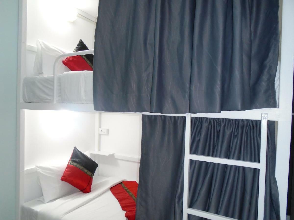 Panda Hostel Phuket (Adults Only) Patong Exterior foto