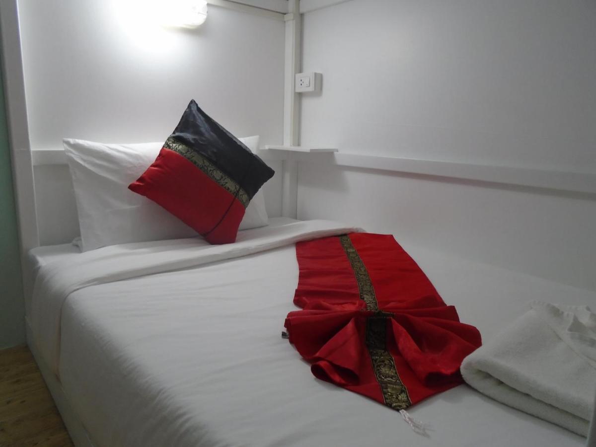 Panda Hostel Phuket (Adults Only) Patong Exterior foto
